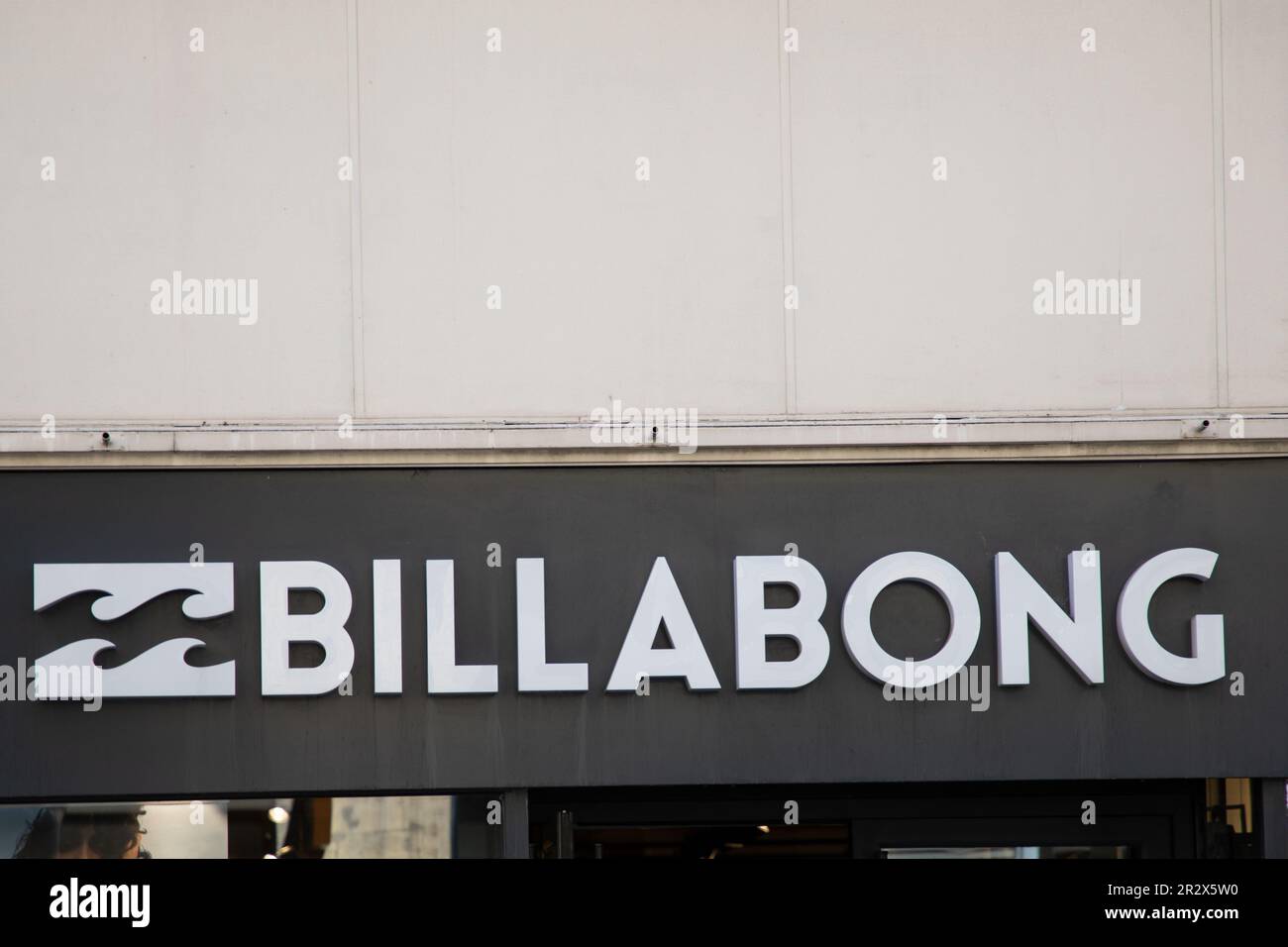 Billabong logo hi-res stock photography and images - Alamy