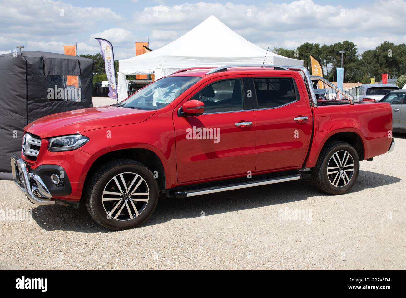 Mercedes benz x class hi-res stock photography and images - Alamy