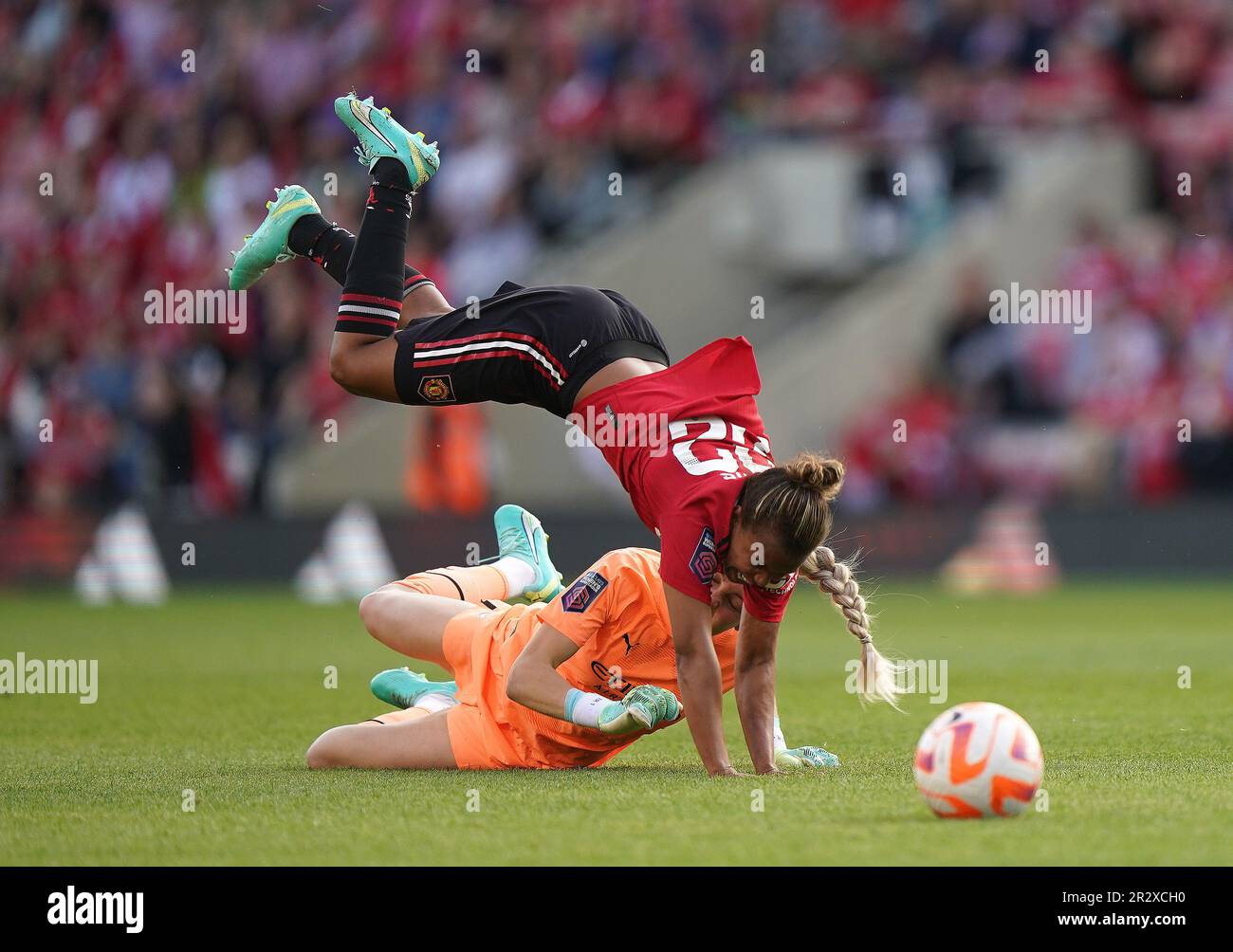 Manchester City goalkeeper Ellie Roebuck fouls Manchester United's Nikita Parris resulting in a red card during the Barclays Women's Super League match at Leigh Sports Village. Picture date: Sunday May 21, 2023. Stock Photo