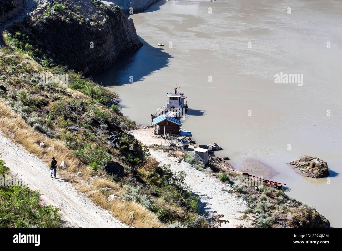 Yangtze river crossing hi-res stock photography and images - Alamy