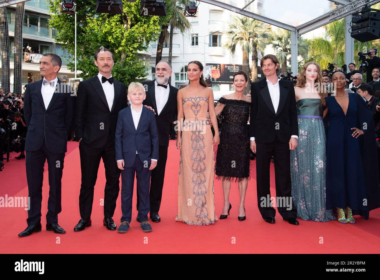 Cannes, France. 17th May, 2023. Arnaud Rebotini, director Marie  Amachoukeli, Ilca Moreno, Louise Mauroy-Panzani attending a party for the  film Ama Gloria at Magnus beach on May 17, 2023 in Cannes, France.