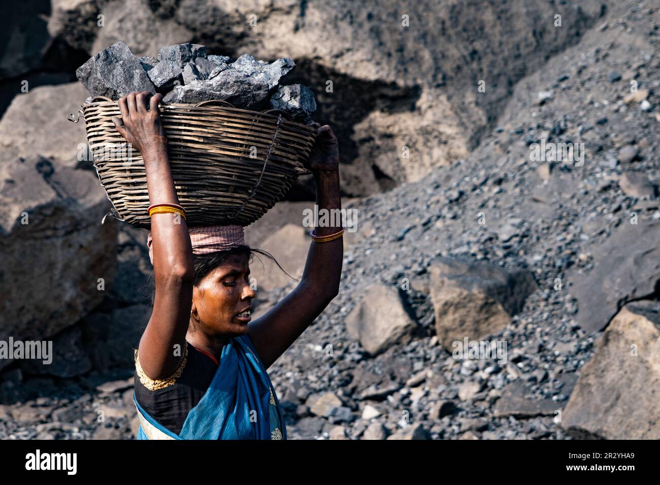 Hundreds of genealogical illegal coal workers are living on a roof of