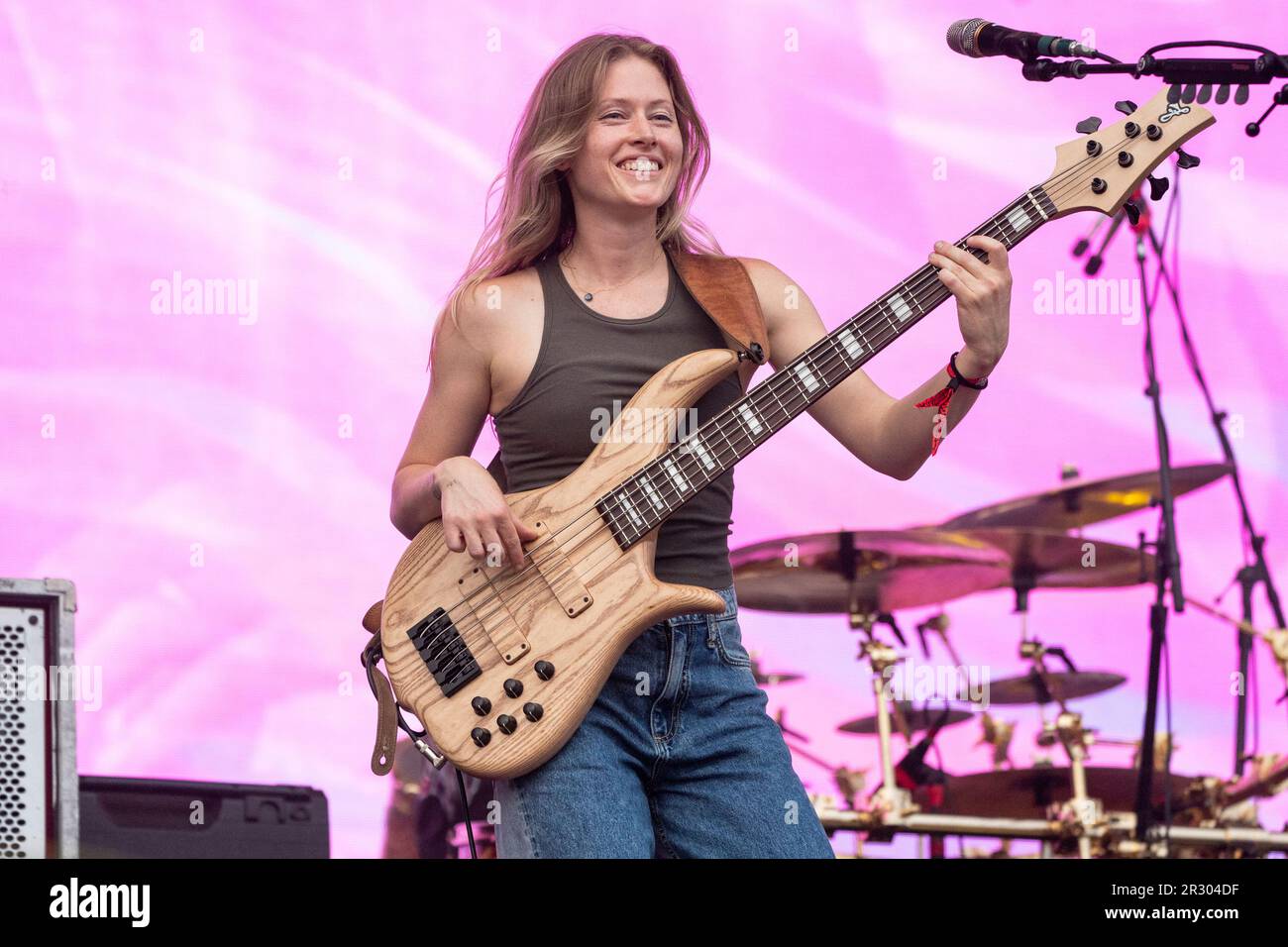 Nicole Row of Incubus performs at the Welcome To Rockville Music Festival on Sunday, May 21, 2023, at the Daytona International Speedway in Daytona Beach, Fla. (Photo by Amy Harris/Invision/AP) Stock Photo