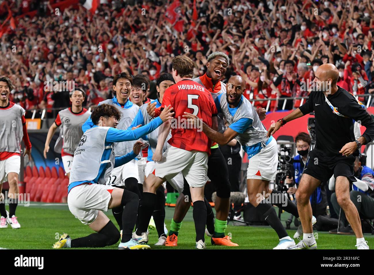 Saitama, Japan. 6th May, 2023. Urawa Reds' Marius Hoibraten, center, and teammates celebrate after Al-Hilal's Andre Carrillo (not pictured) scored an own goal during the AFC Champions League Final Second leg match between Urawa Red Diamonds 1-0 Al-Hilal at Saitama Stadium 2002 in Saitama, Japan, May 6, 2023. Credit: AFLO/Alamy Live News Stock Photo
