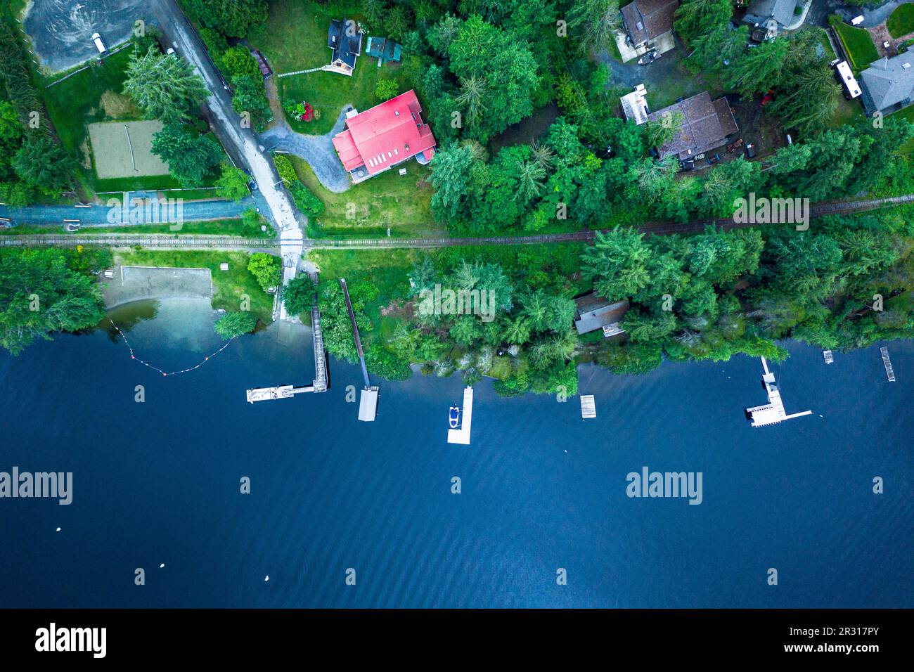 Houses and boat pierses on Cowichan lake from above Stock Photo Alamy
