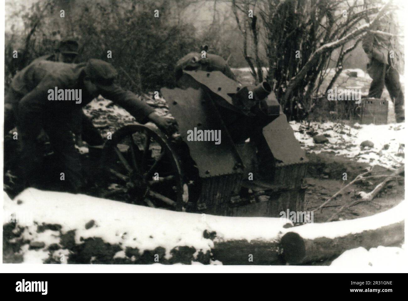 World War Two B&W photo German Mountain Troops fire a Light Mountain Gun on the Russian Front 1941/42 Stock Photo