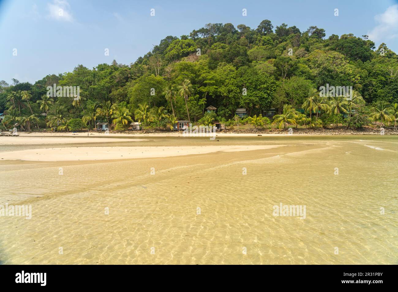 Strand und Bucht von Bang Bao, Insel Ko Kut oder Koh Kood im Golf von Thailand, Asien   |  Bang Bao Beach and bay, Ko Kut or Koh Kood, island in the G Stock Photo