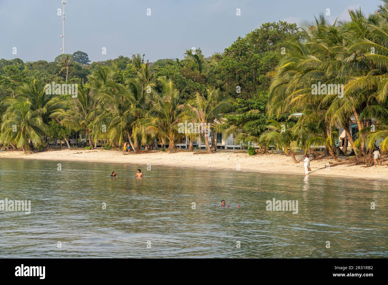 Strand und Bucht von Bang Bao, Insel Ko Kut oder Koh Kood im Golf von Thailand, Asien   |  Bang Bao Beach and bay, Ko Kut or Koh Kood, island in the G Stock Photo
