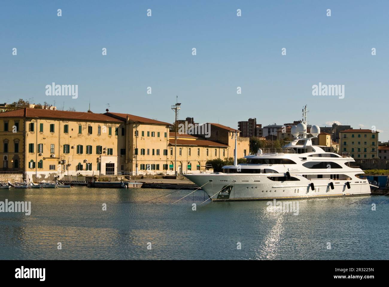 Cruise ship livorno hi-res stock photography and images - Alamy