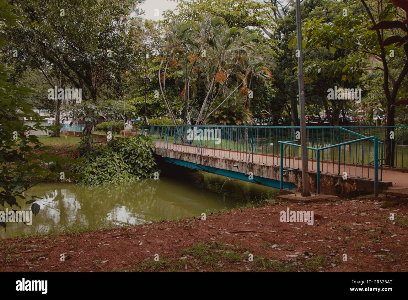 Park square bridge hi-res stock photography and images - Alamy