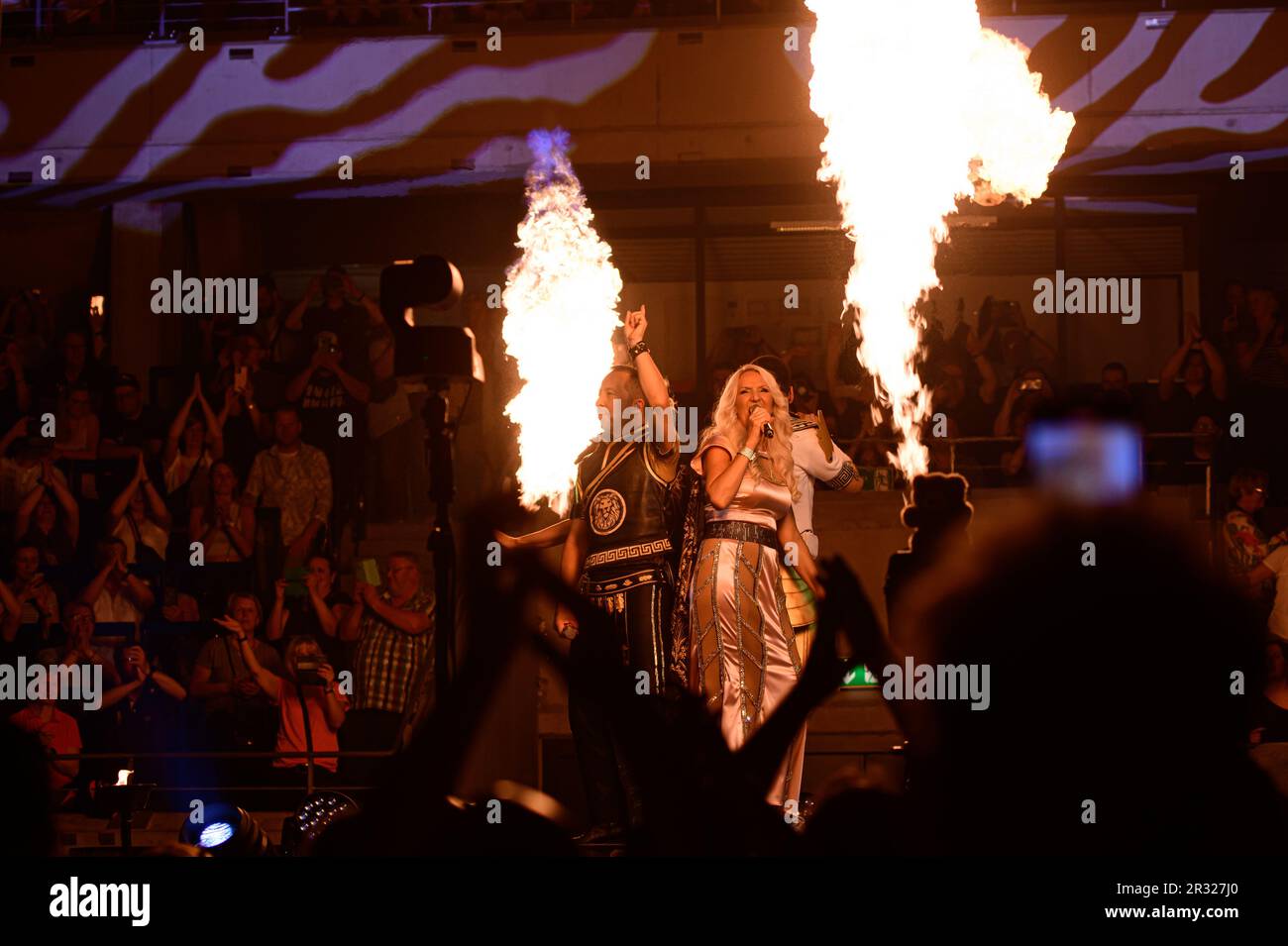  DJ BoBo bei der großen DJ Bobo-Tour, das beste aus 30 Jahren Show in Bildidee 