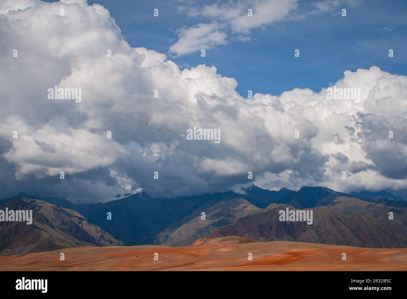 Andes mountains peru hi-res stock photography and images - Alamy