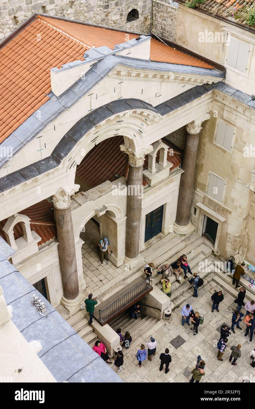 Columnas del templo de jupiter hi-res stock photography and images - Alamy