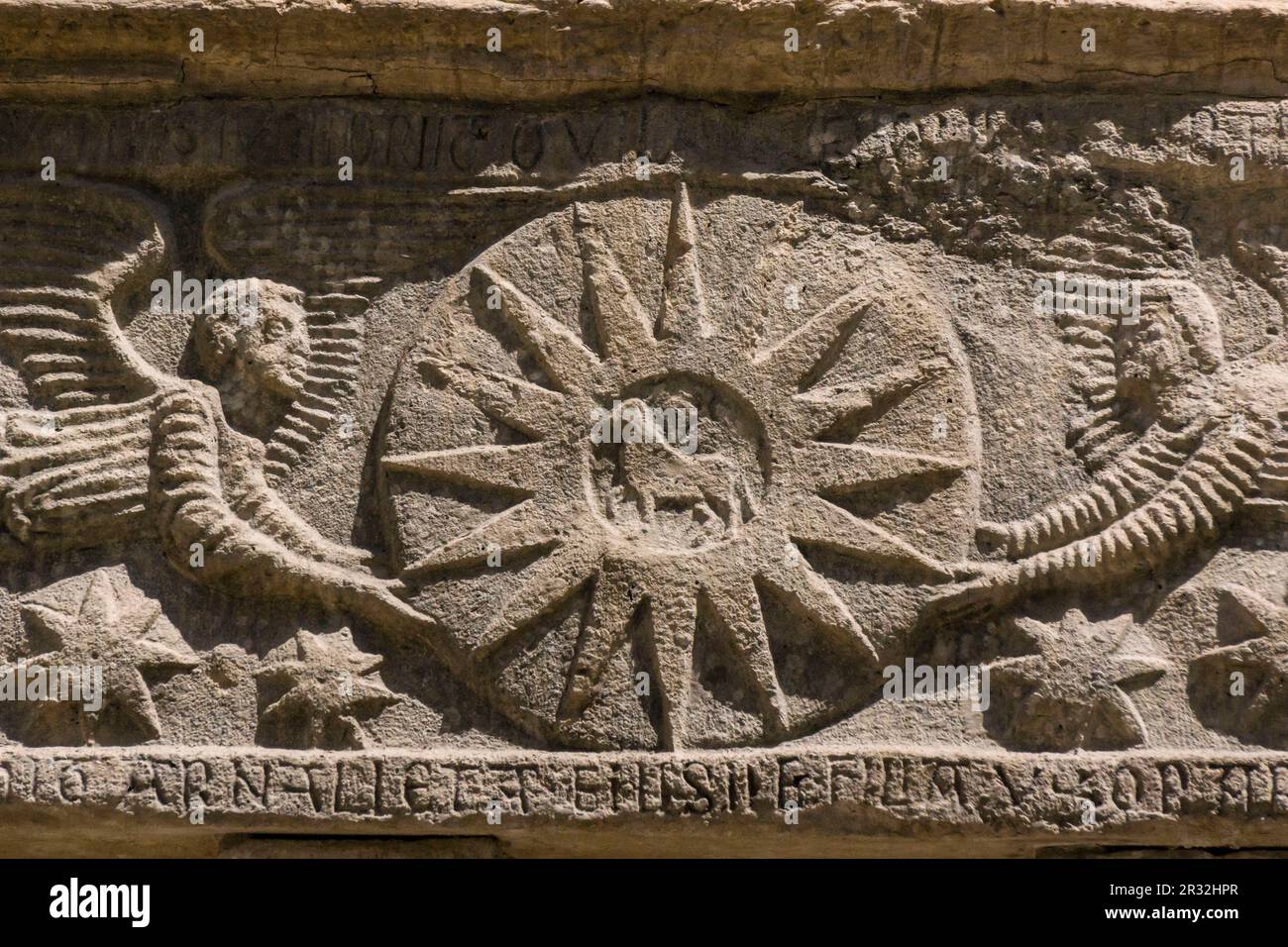 sarcofago romano, iglesia de Sant Feliu, Casco antiguo (Barri Vell), Girona, Catalunya, Spain. Stock Photo