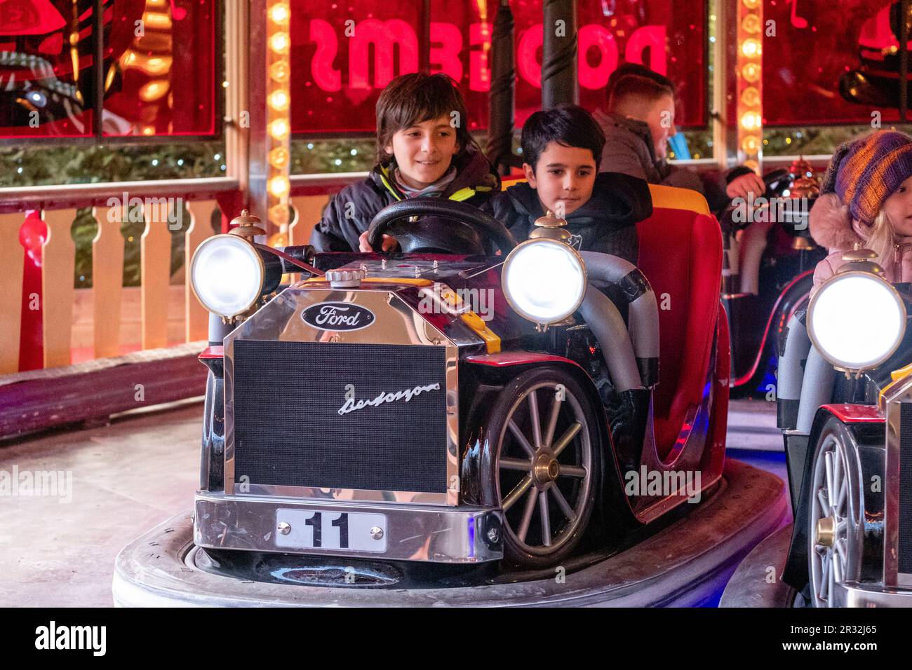 Mercado de Navidad, East Princes Street Gardens, Edimburgo, Lowlands, Escocia, Reino Unido. Stock Photo