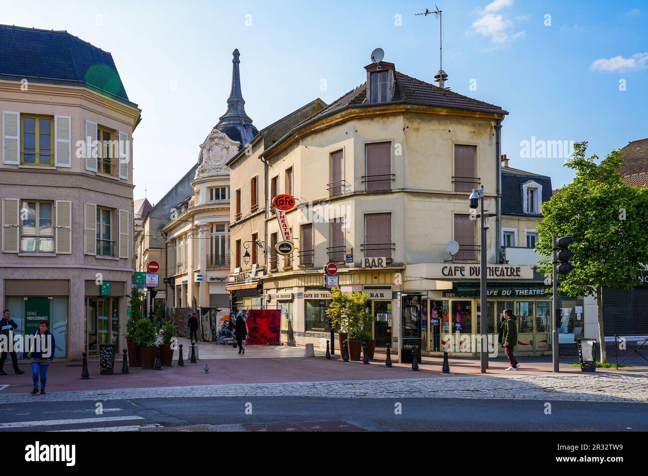 Meaux, France May 18, 2023 "Rue du Général leclerc" pedestrian