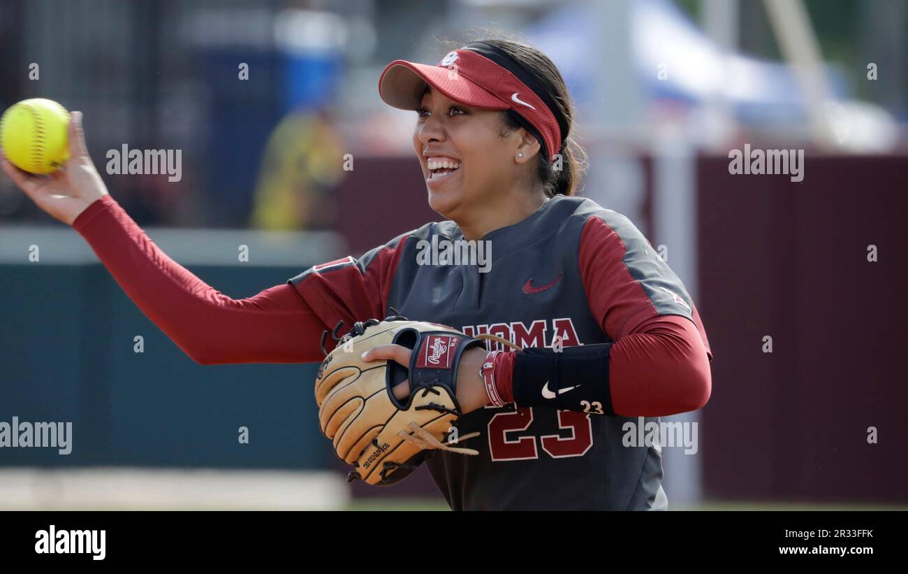 Oklahoma's Tiare Jennings during an NCAA softball game on Friday, May