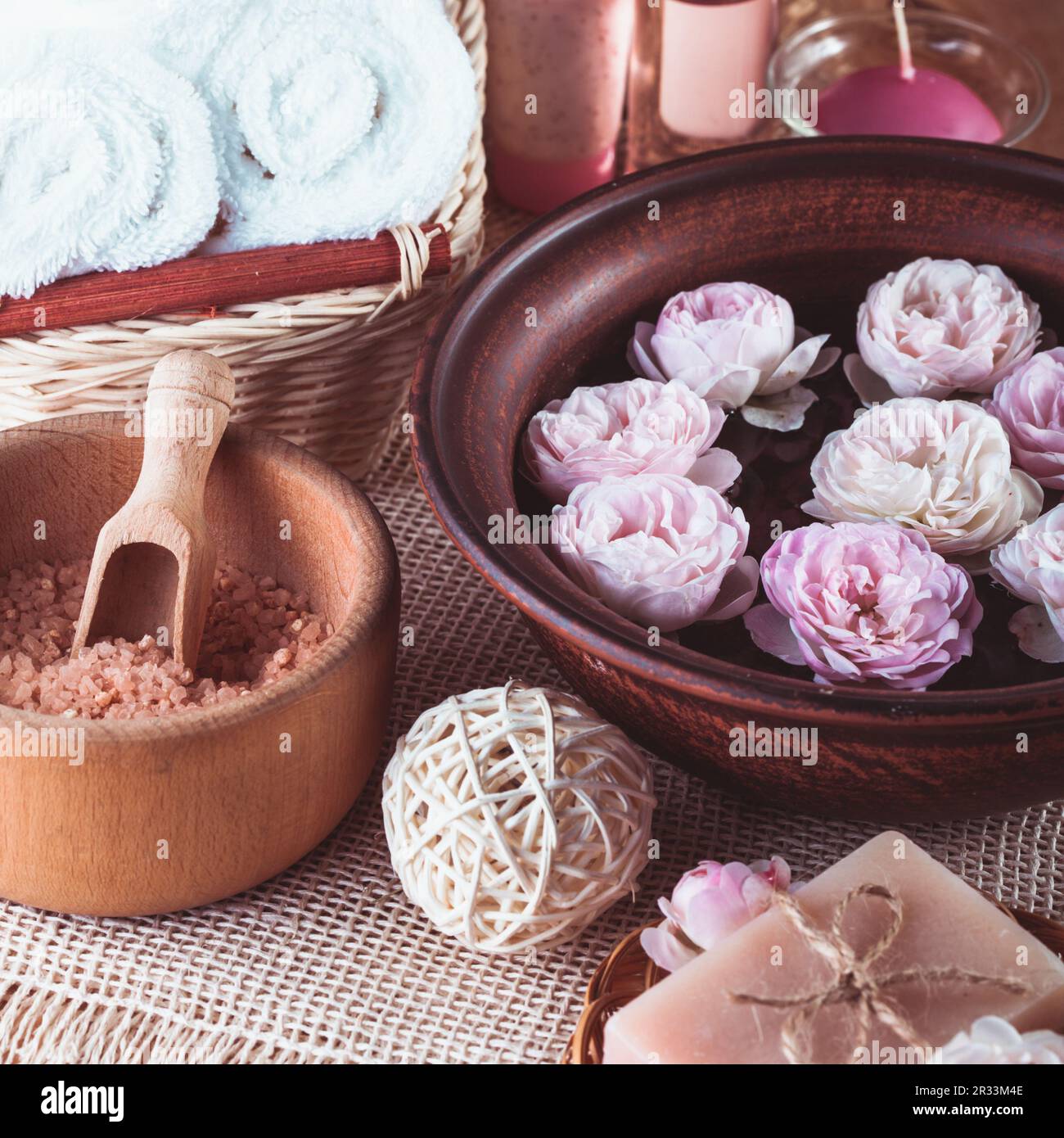 Roses cosmetics hi-res stock photography and images - Alamy
