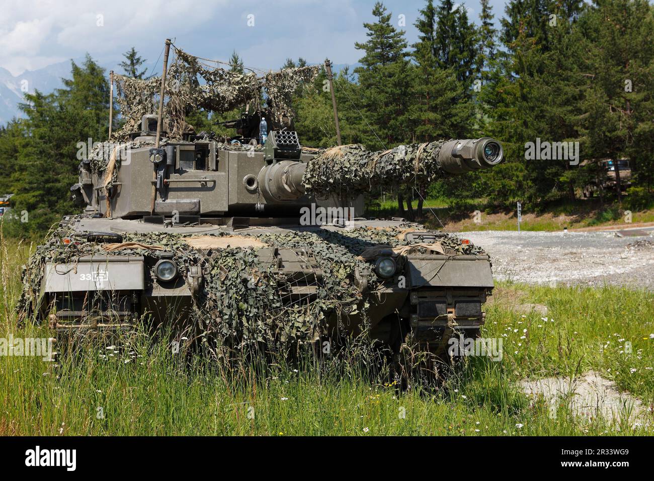 Leopard tank during an army exercise, Tyrol Stock Photo - Alamy