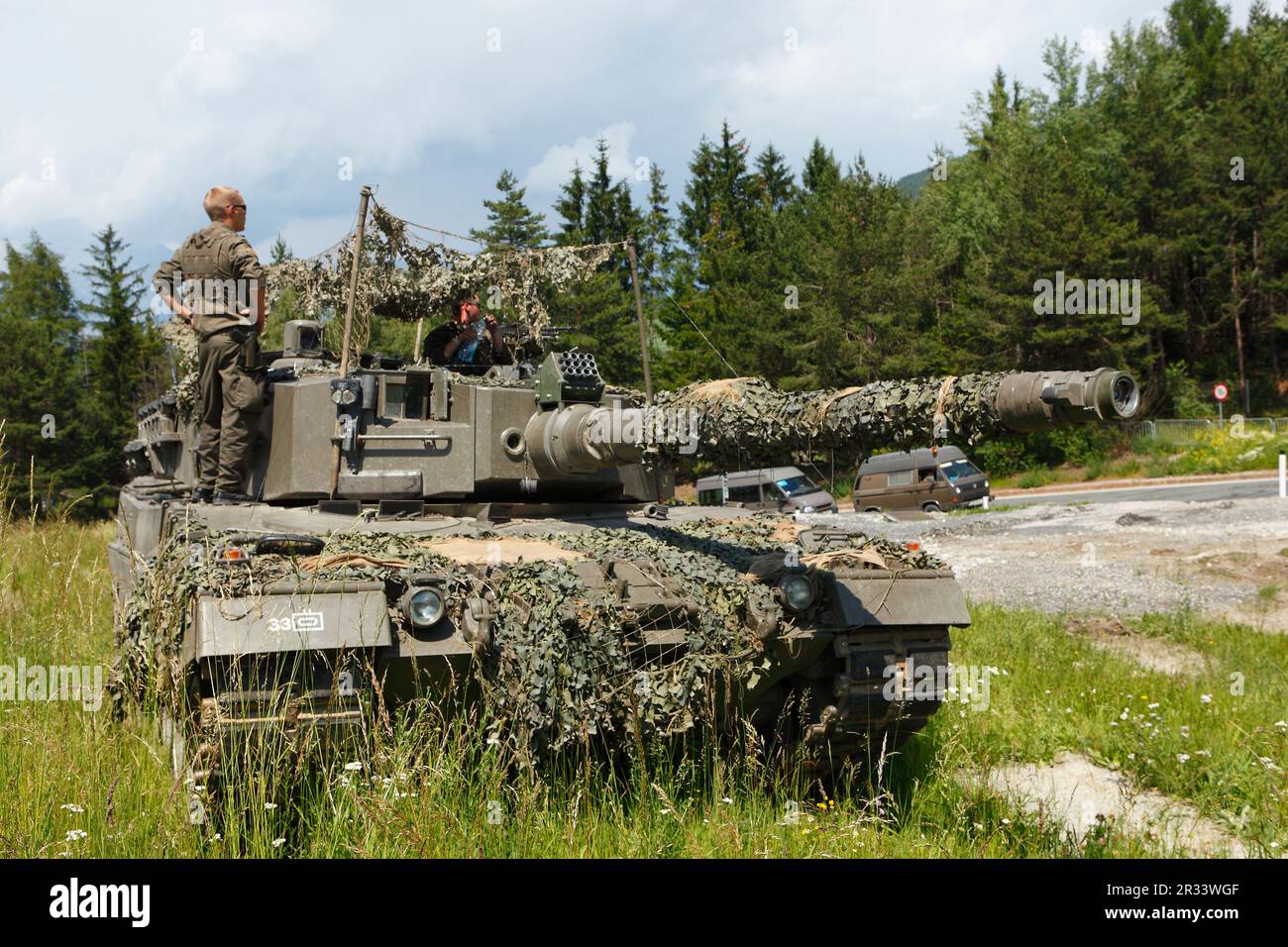 Army exercise hi-res stock photography and images - Alamy