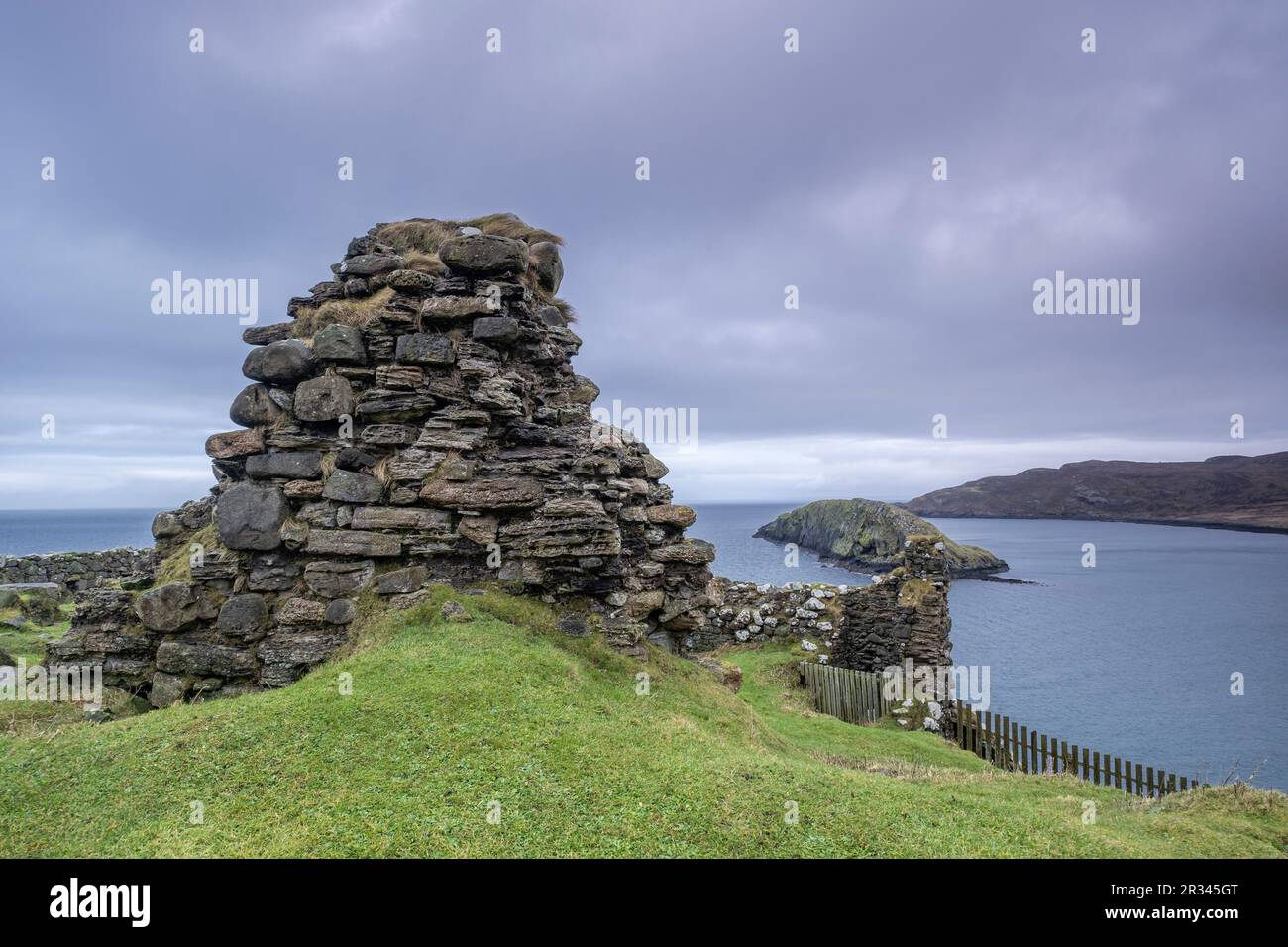 castillo de Duntulm,costa norte de Trotternish, isla de Skye, Highlands, Escocia, Reino Unido. Stock Photo