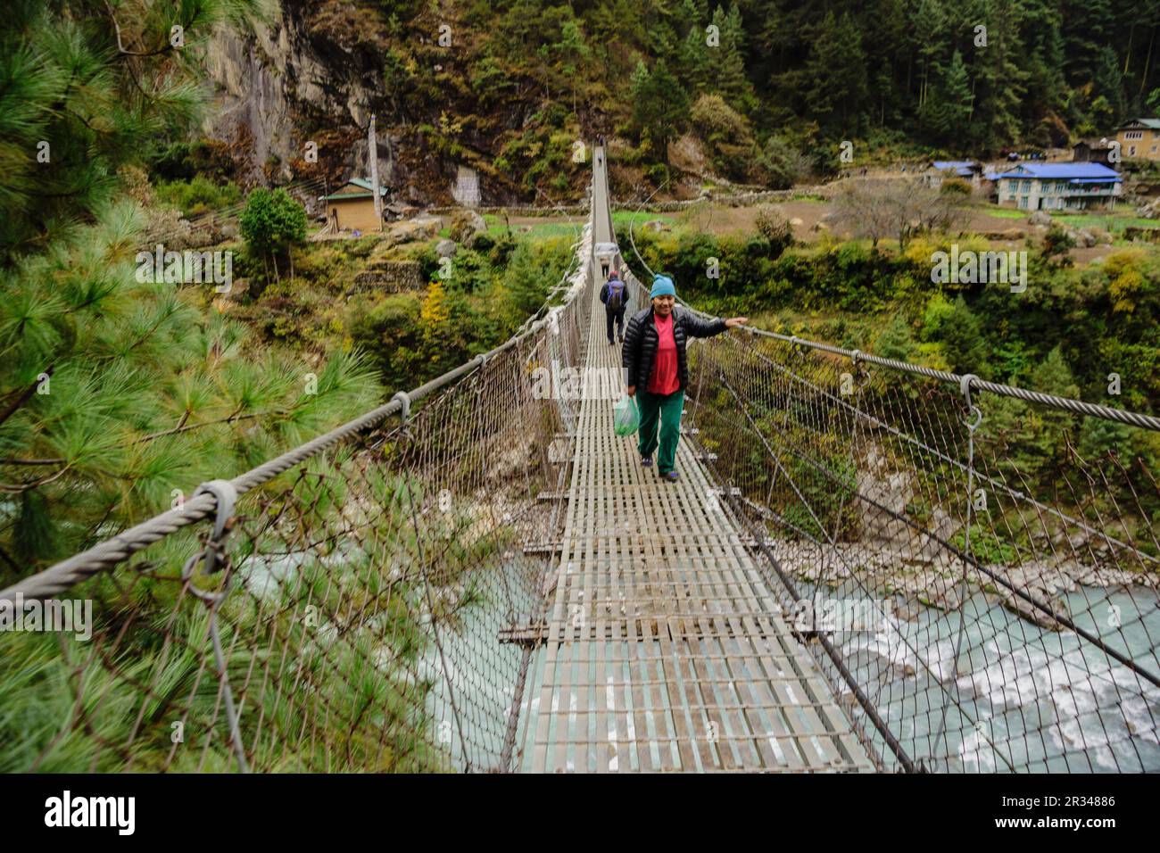 puente colgante,Tawa,Sagarmatha National Park, Khumbu Himal, Nepal, Asia. Stock Photo