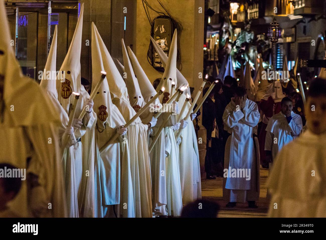 cofrades en la plaza Major, procesion de jueves santo, Palma, Mallorca, Islas Baleares, España. Stock Photo