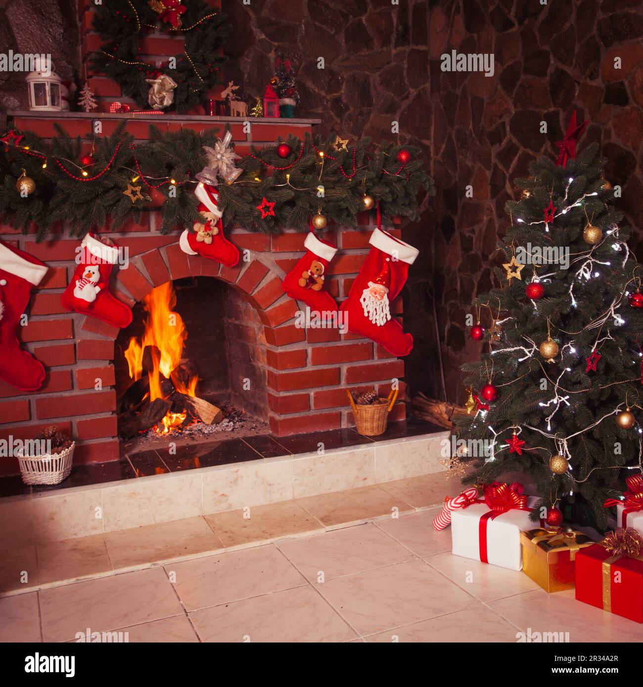 Christmas fireplace in the room Stock Photo Alamy