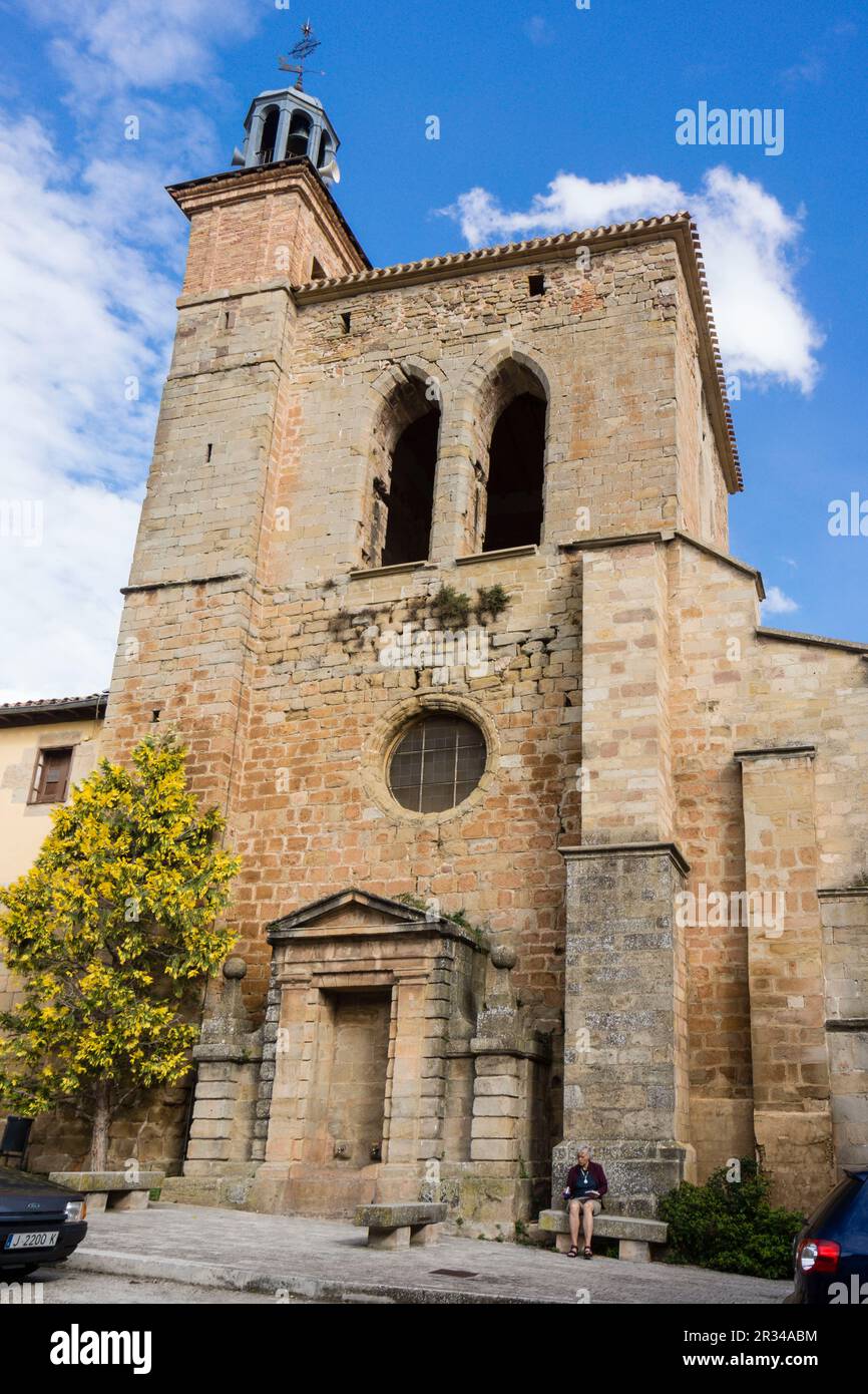 iglesia de San Román, edificada hacia 1200, Cirauqui, comunidad foral de Navarra, Spain. Stock Photo