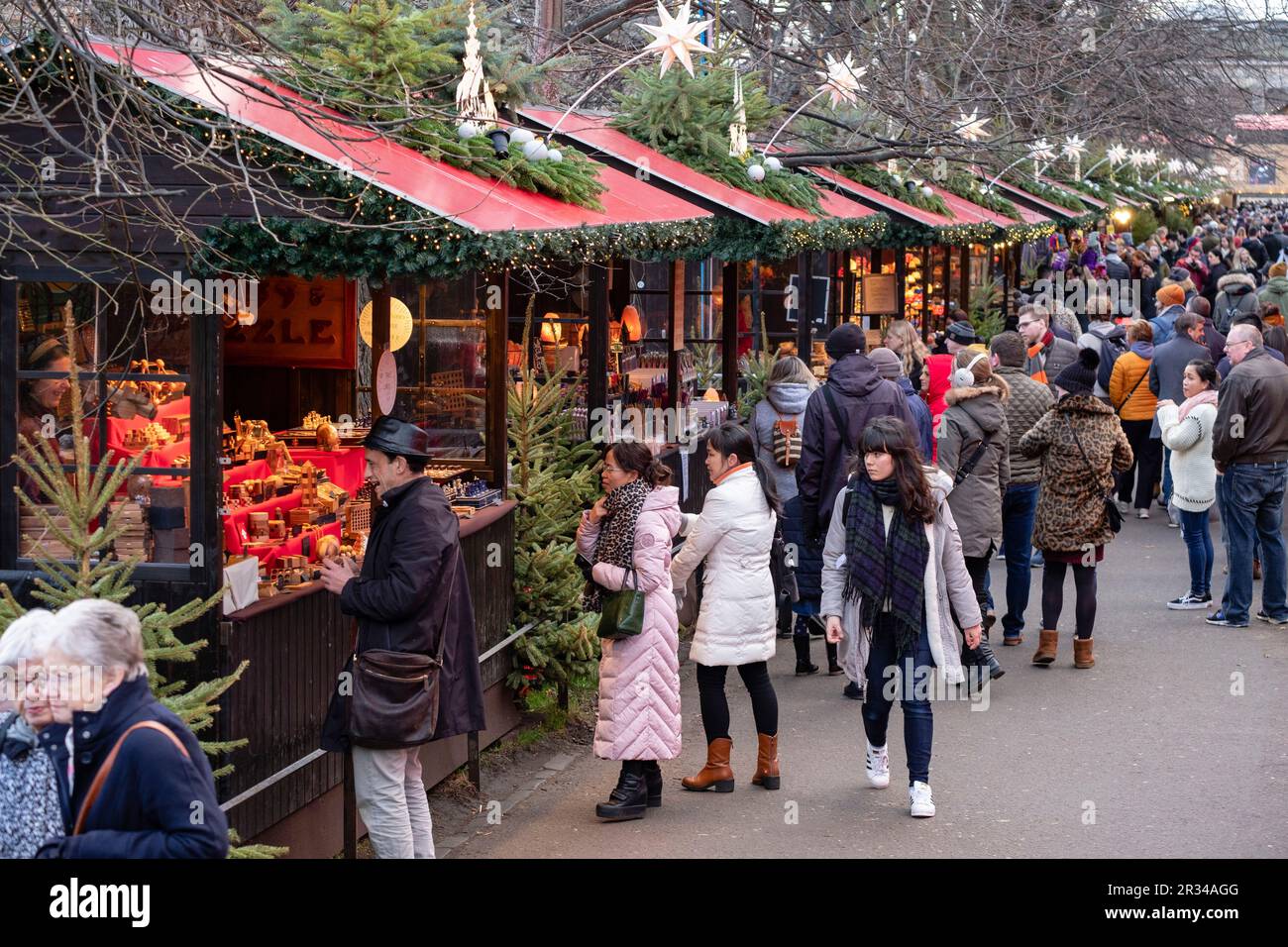 Mercado de Navidad, East Princes Street Gardens, Edimburgo, Lowlands, Escocia, Reino Unido. Stock Photo