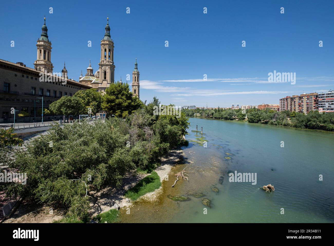 Basílica de Nuestra Señora del Pilar y rio Ebro, Zaragoza, Aragón, Spain, Europe. Stock Photo