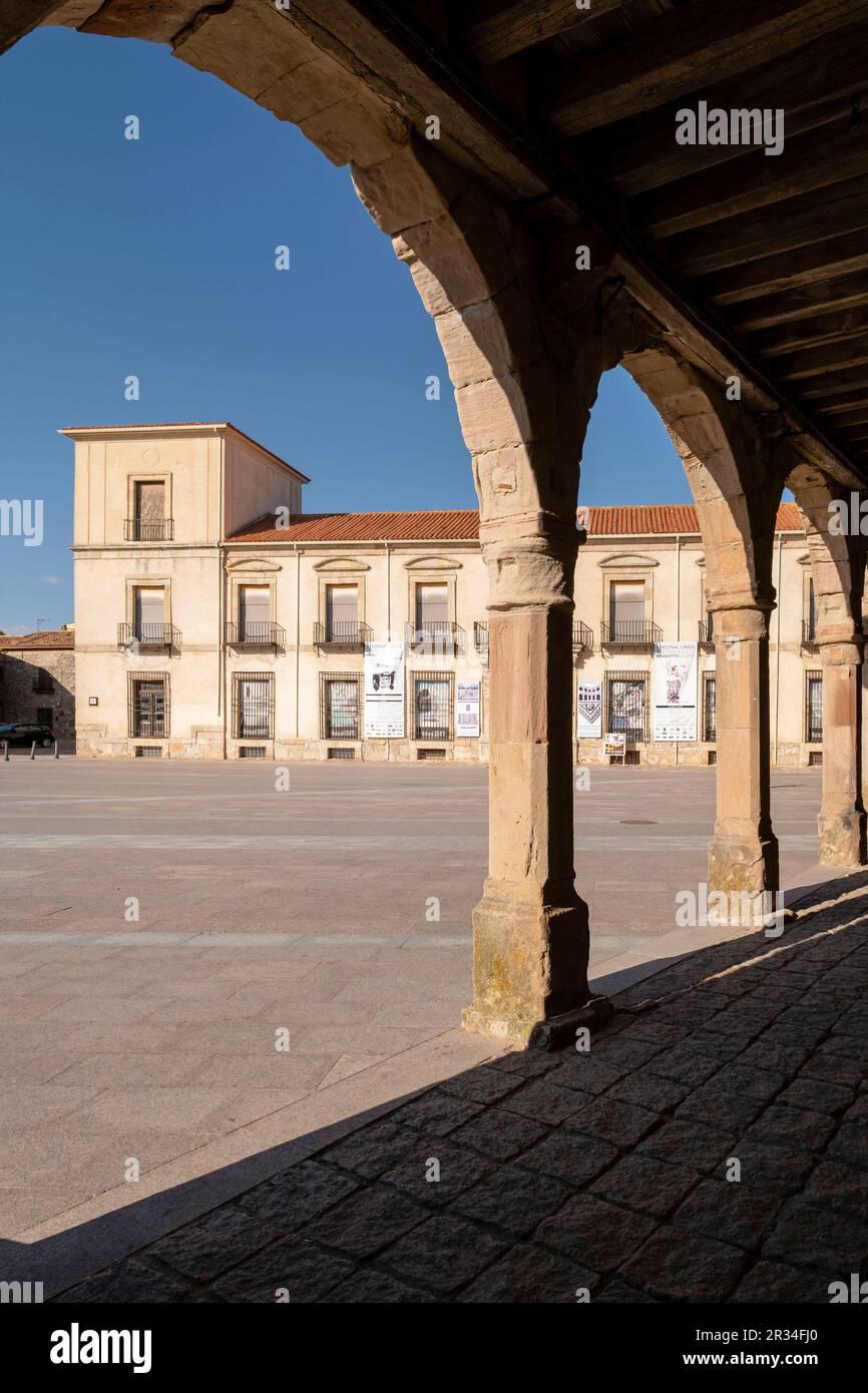 Palacio del Duque de Medinaceli, XVI-XVII, plaza mayor, Medinaceli, Soria, comunidad autónoma de Castilla y León, Spain, Europe. Stock Photo