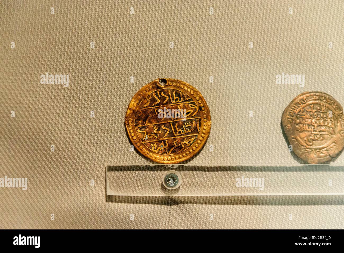monedas islamicas, siglos VIII-XIII, plata, bronce y cobre, museo de Evora,Evora,Alentejo,Portugal, europa. Stock Photo