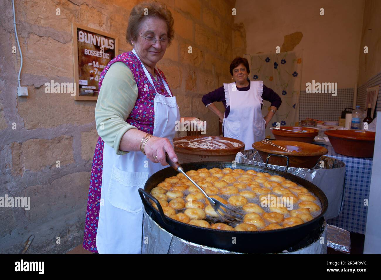 Cocina artesanal de Buñuelos.Petra. Es pla.Mallorca.Islas baleares.España. Stock Photo