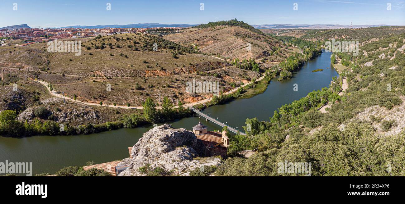 rio Duero y ermita de San Saturio, Soria, Comunidad Autónoma de Castilla, Spain, Europe. Stock Photo