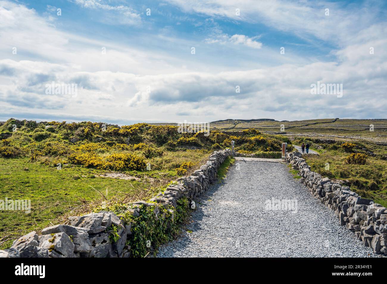 Path to Dún Aonghasa (Fort Aengus) in Inis Mór or Inishmore, the largest of the Aran Islands in Galway Bay, west Ireland. Stock Photo
