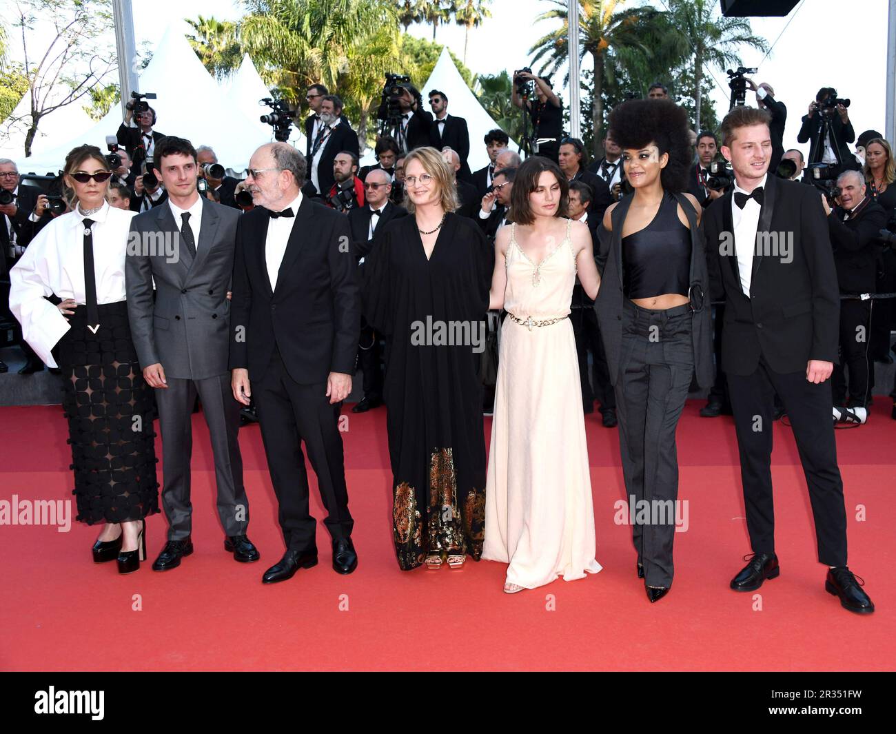Cannes, France. 22nd May, 2023. 76th Cannes Film Festival 2023, evening 7 - Red Carpet film 'Club Zero'. In the photo: Clotilde Courau, Julien Frison, Jean-Pierre Darroussin, Anna Novion, Ella Rumpf, Sonia Bonny and Idir Azougli Credit: Independent Photo Agency/Alamy Live News Stock Photo