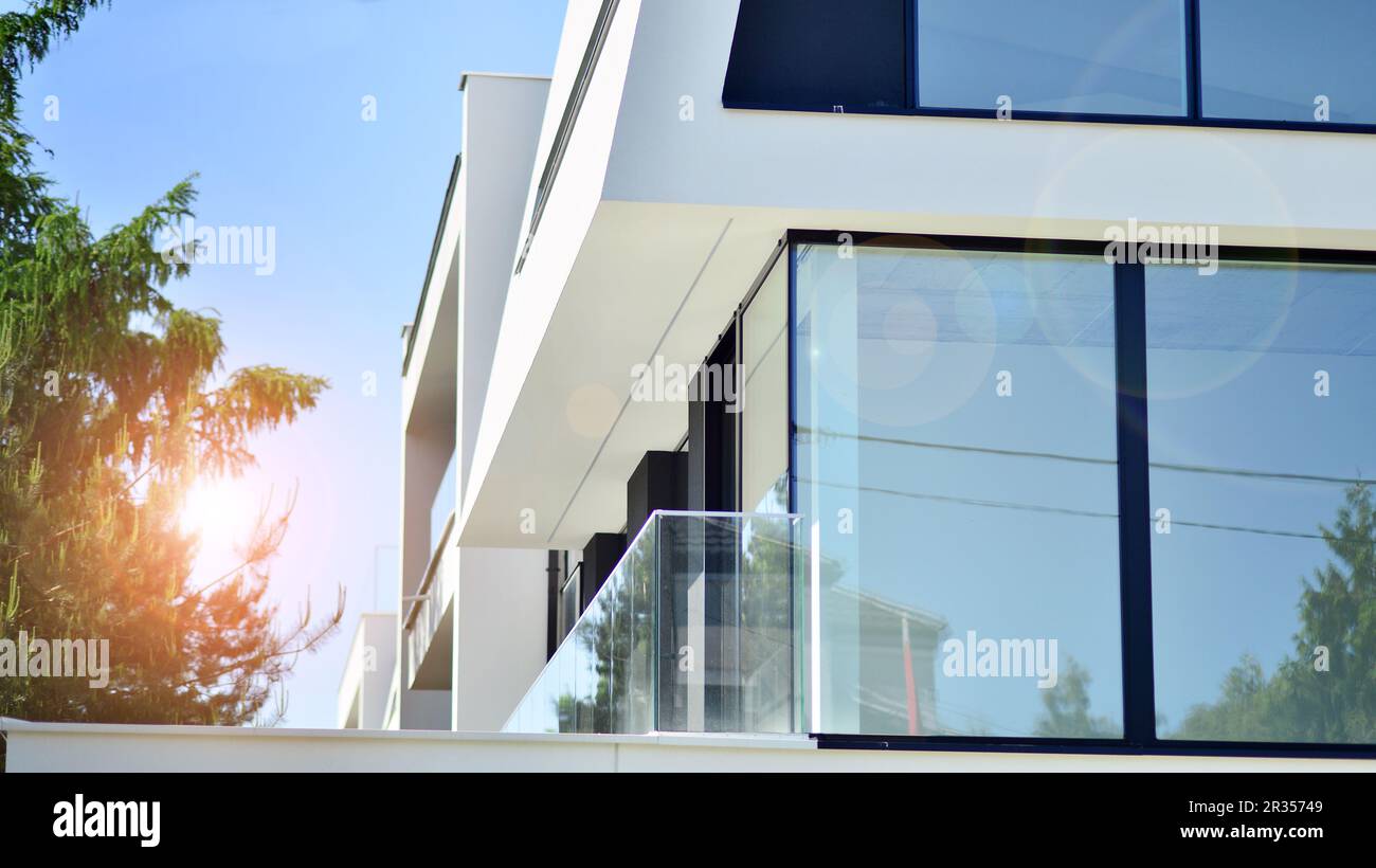Photo inspiration: Fresh Look at Elegant White House With Open Concept Modern Luxury Villa Exterior