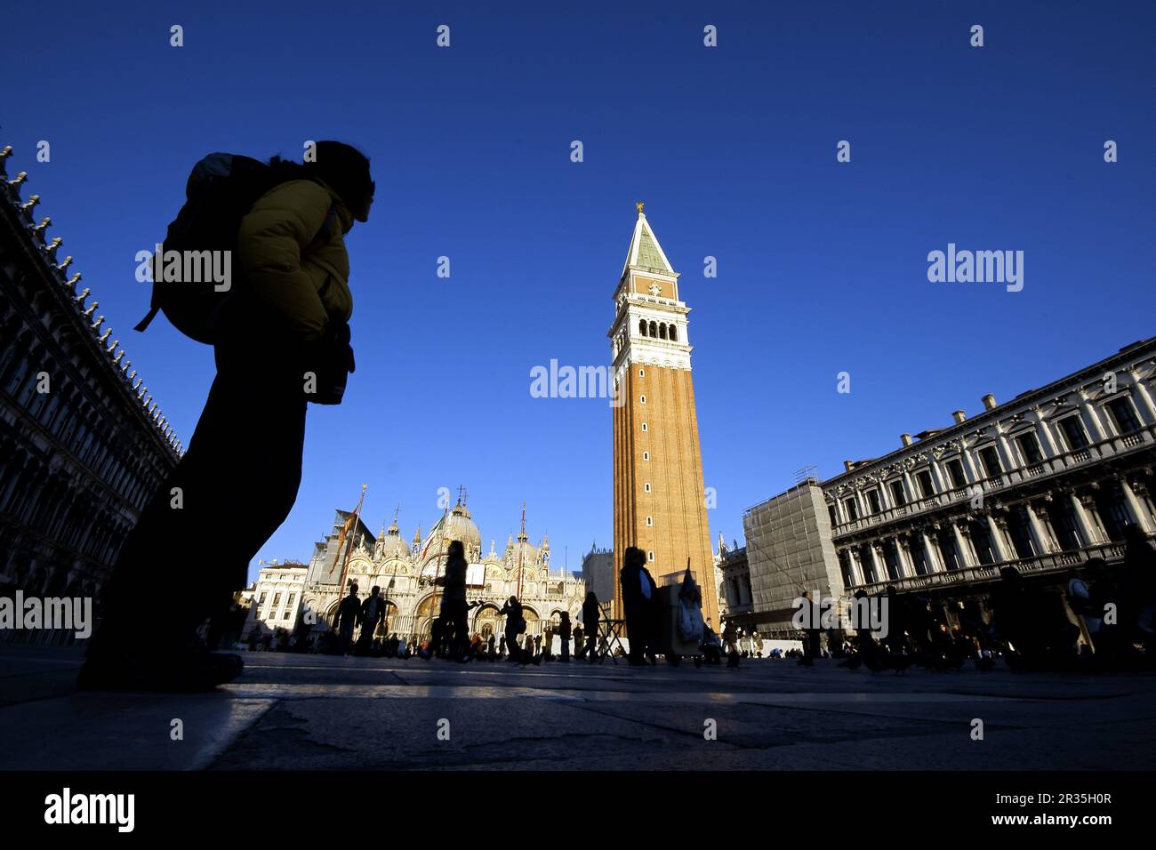 Basilica de San Marcos y El Campanile. Plaza de San Marco. Venecia.Véneto. Italia. Stock Photo