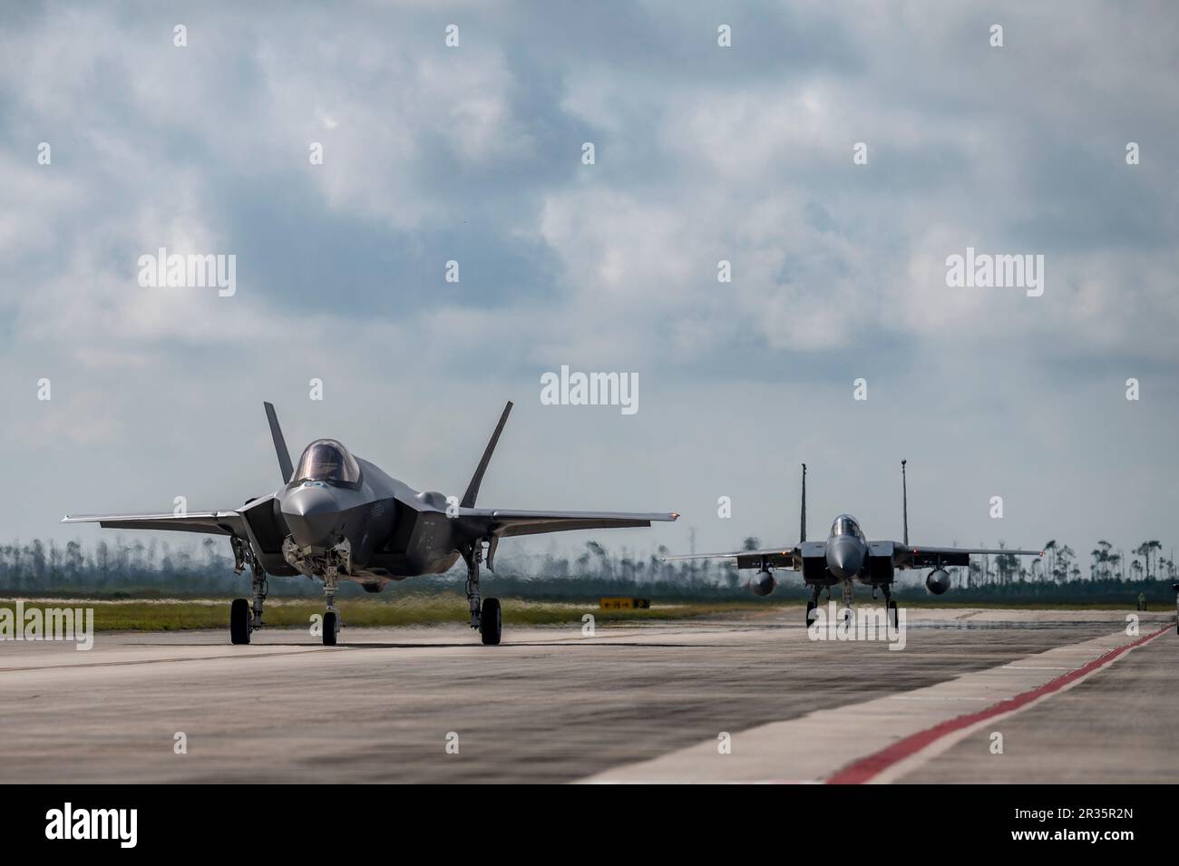 From left, A U.S. Air Force F-35A Lightning II assigned to the 4th ...