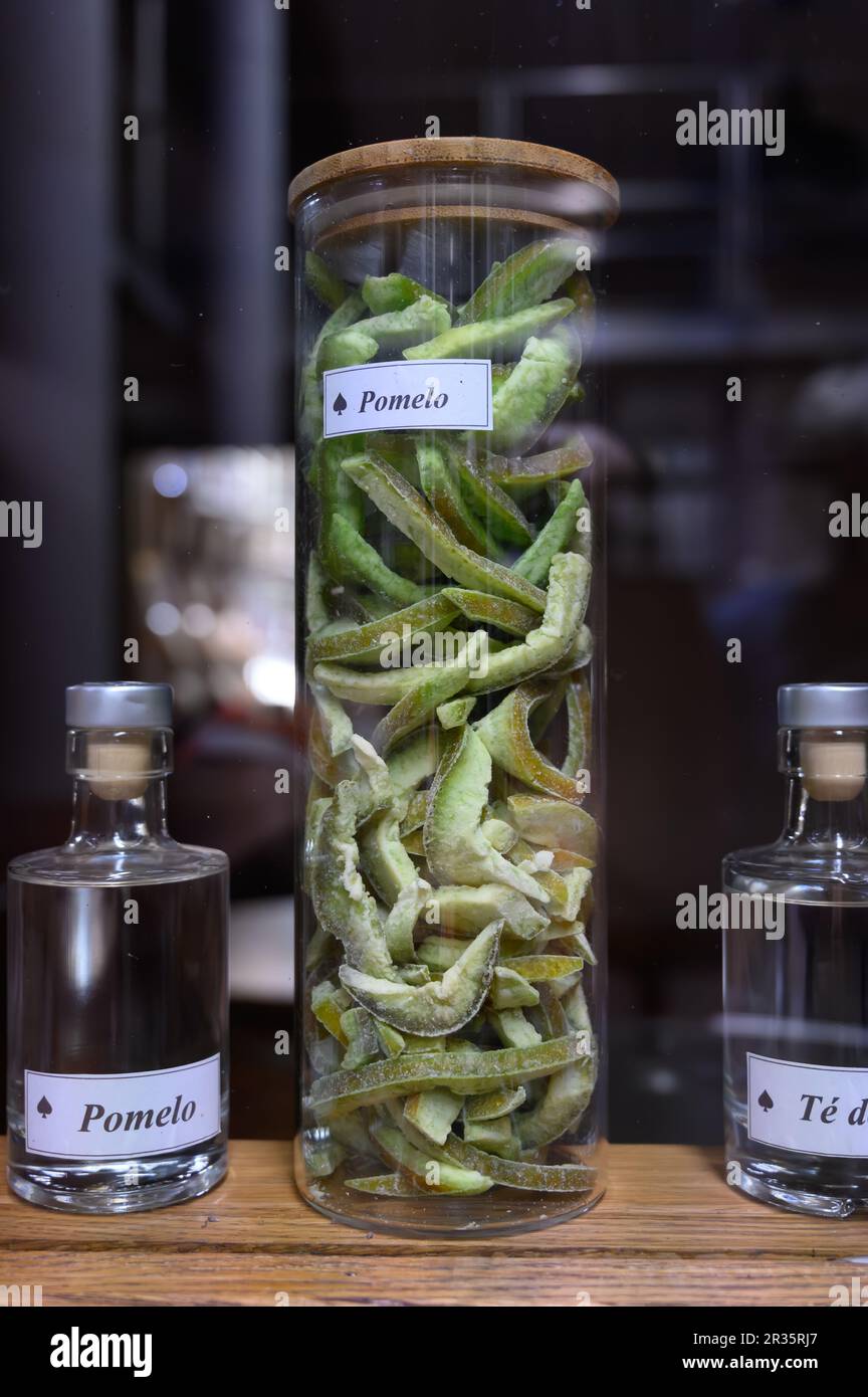 Pomelo gin and tonic hires stock photography and images Alamy