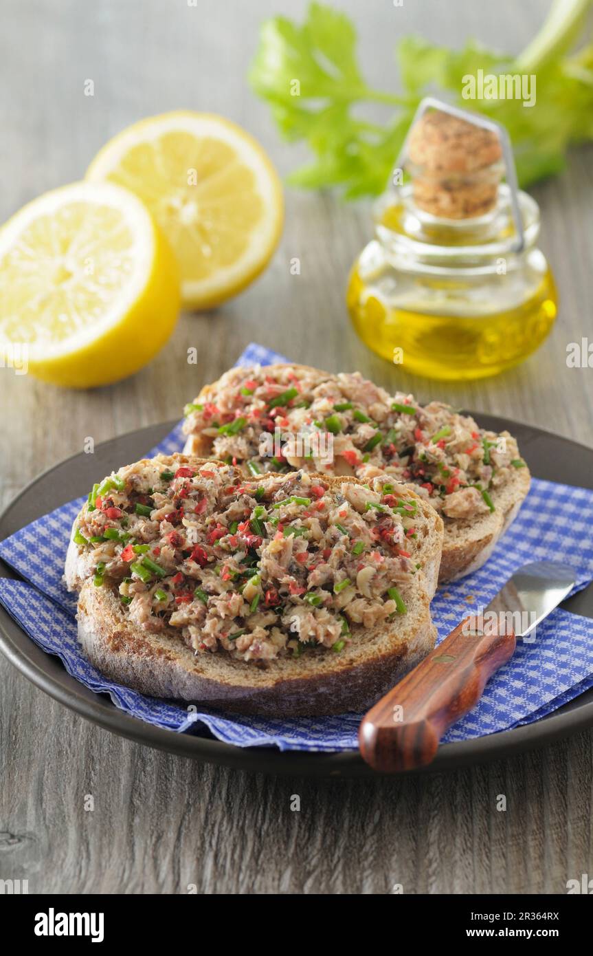 One fish meals hi-res stock photography and images - Alamy