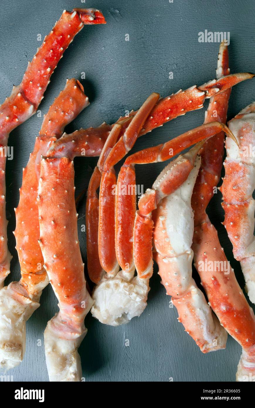 Frozen Alaskan King crab legs (seen from above Stock Photo Alamy