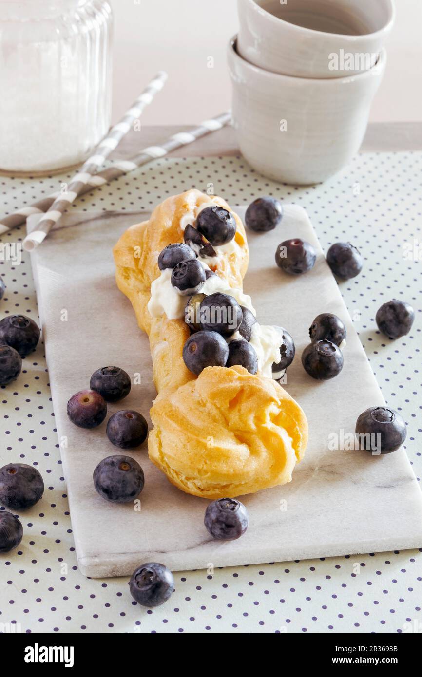 Eclair paste hi-res stock photography and images - Alamy