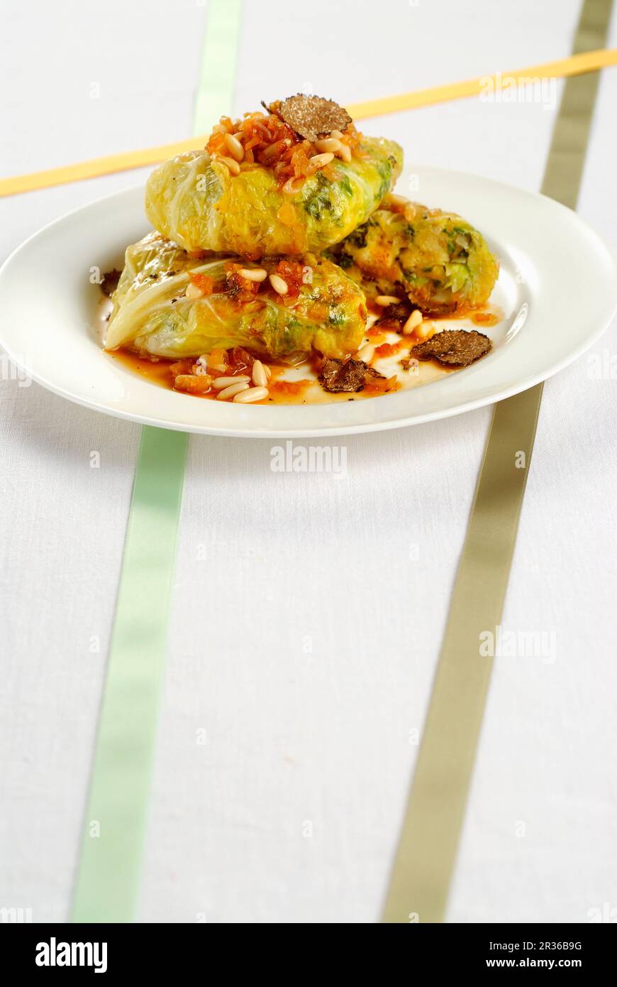 Fagottino di verza al tartufo (Savoy cabbage roulade with truffles, Italy) Stock Photo
