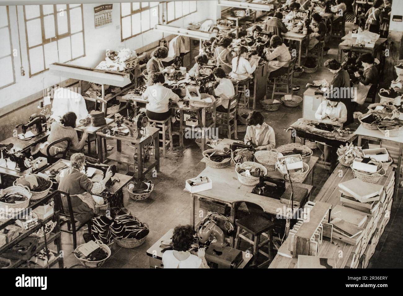 Recinto de trabajo de la fábrica Melis de calzado de Inca (ca. 1930), Museo del Calzado y de la Piel , Inca ,Mallorca, balearic islands, spain, europe. Stock Photo