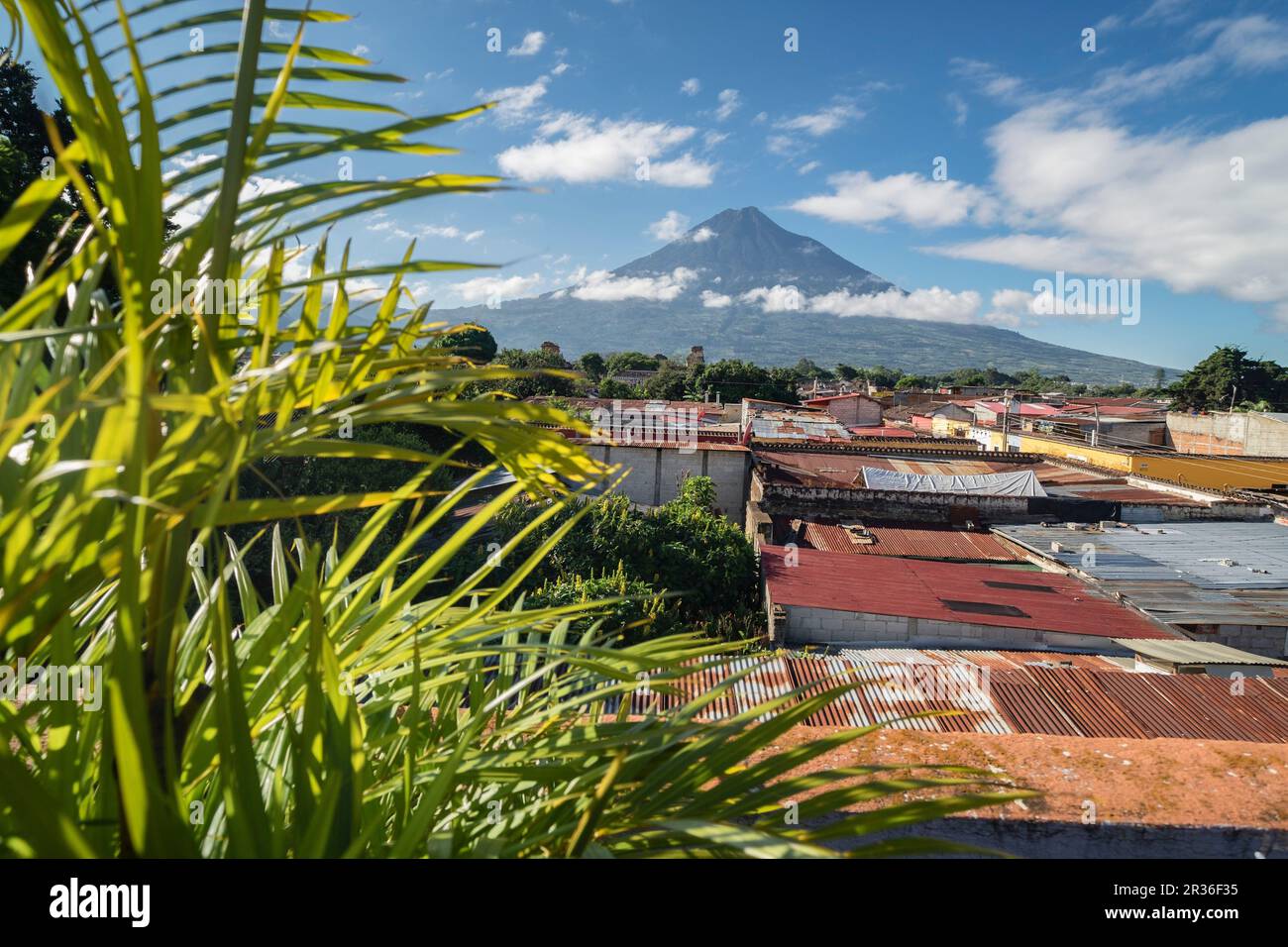 volcán de Agua, conocido como Hunahpú, Antigua Guatemala, departamento de Sacatepéquez, República de Guatemala, América Central. Stock Photo