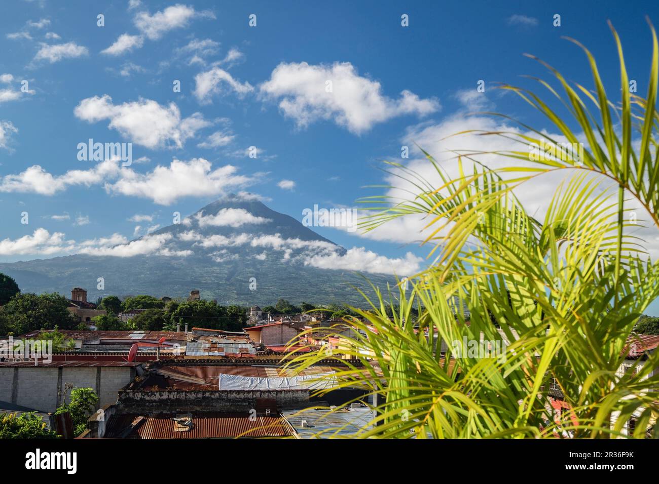 volcán de Agua, conocido como Hunahpú, Antigua Guatemala, departamento de Sacatepéquez, República de Guatemala, América Central. Stock Photo