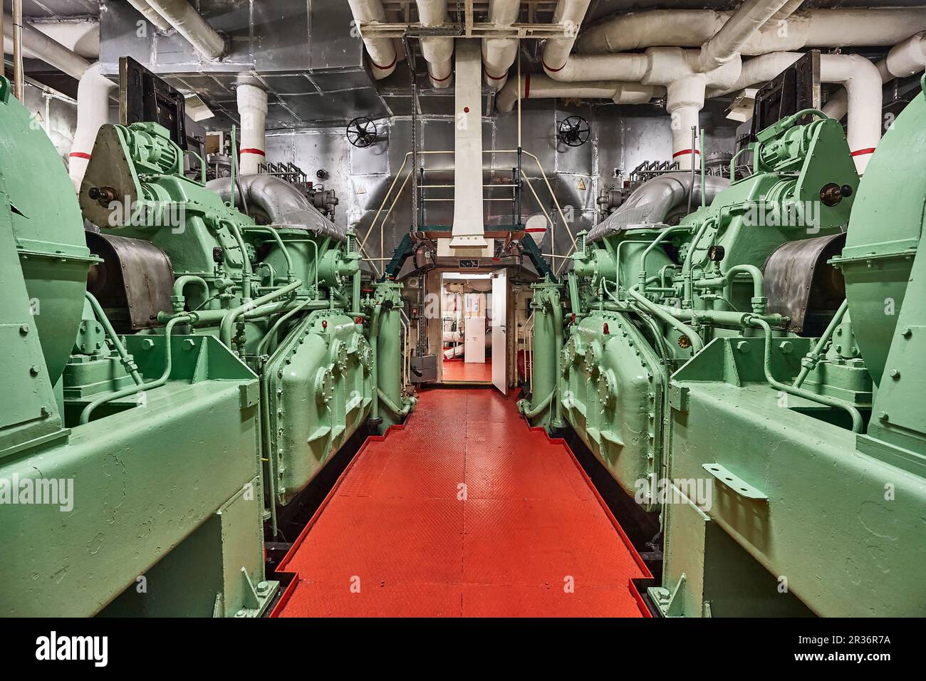 big-ship-engine-room-parts-stock-photo-alamy