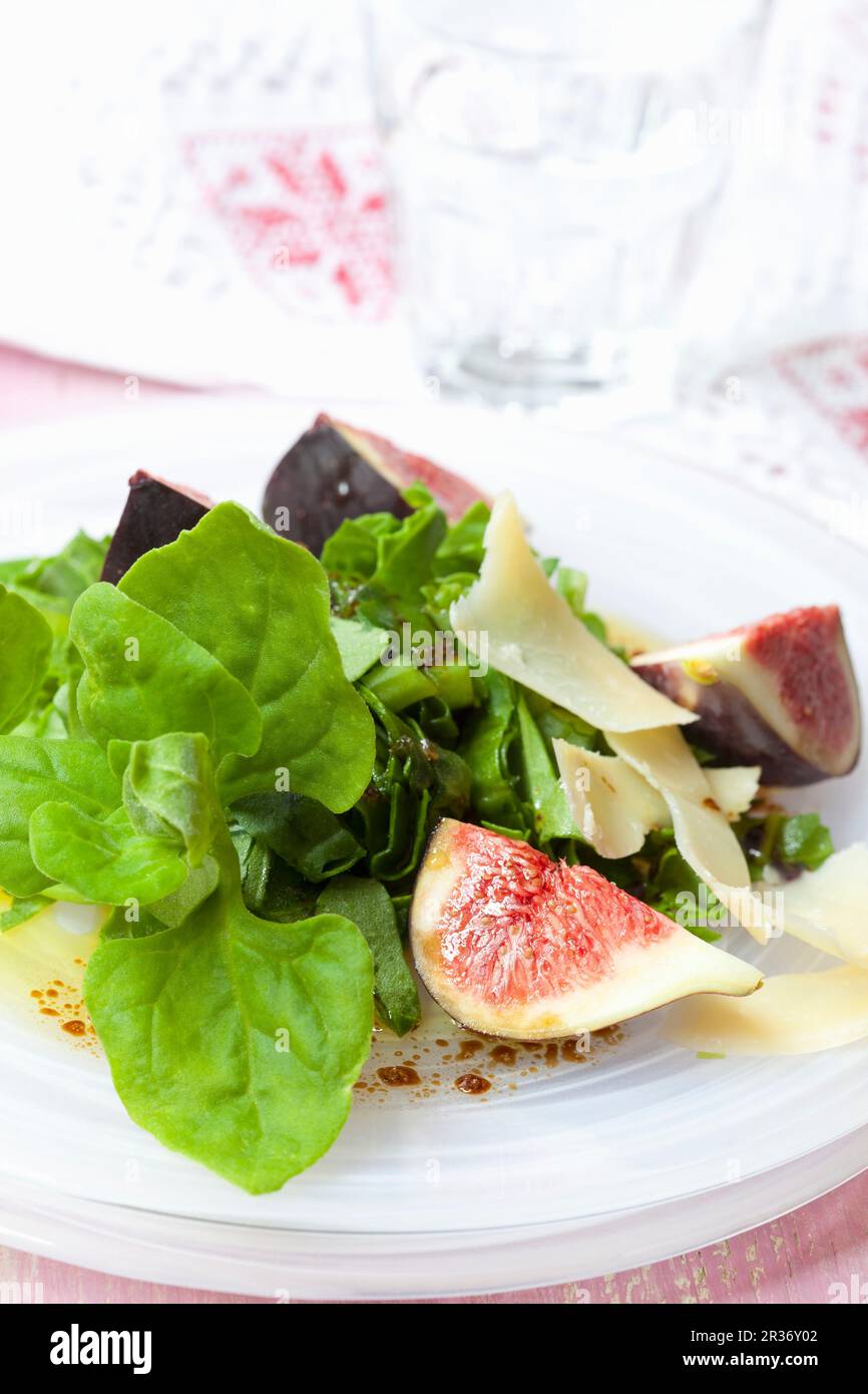 New Zealand spinach with figs and balsamic vinegar Stock Photo